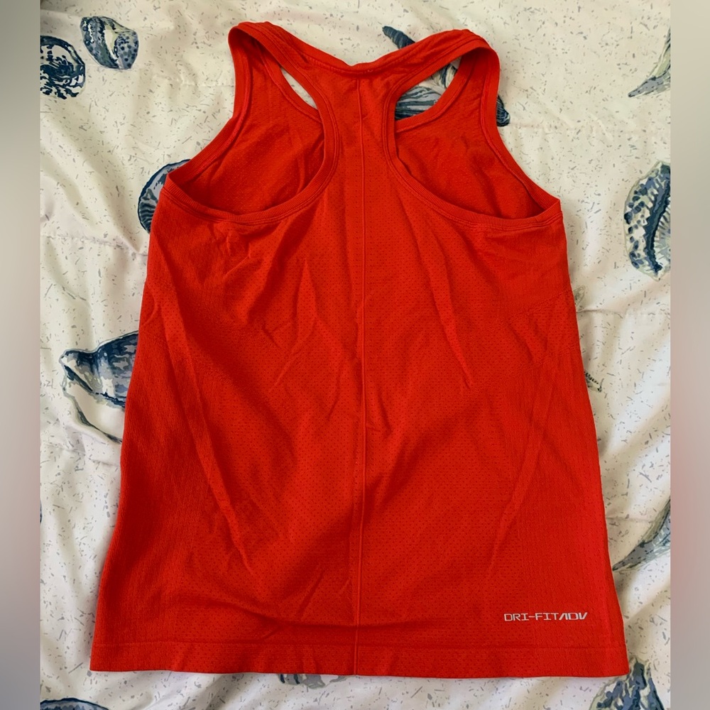 Nike Slim Fit Tank Top size Medium - Picture 2 of 6